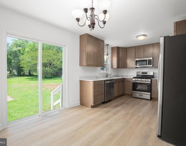 803 Grafton Street - Photo Thumbnail 7