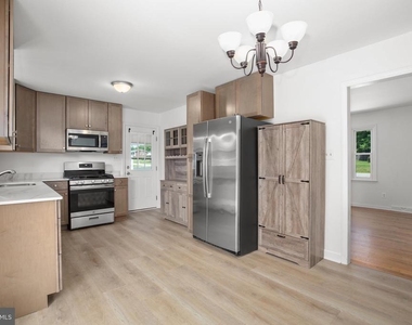 803 Grafton Street - Photo Thumbnail 8