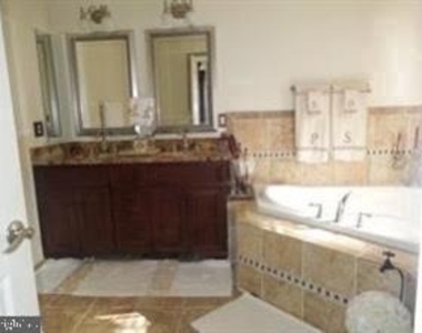 9804 Autumn Path Court - Photo Thumbnail 3