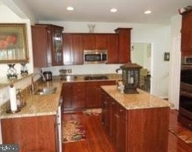 9804 Autumn Path Court - Photo Thumbnail 6