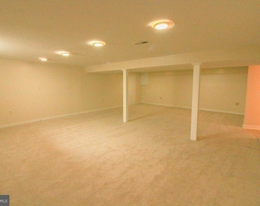 11 Hickory Lane - Photo Thumbnail 3