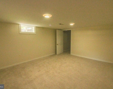 11 Hickory Lane - Photo Thumbnail 10