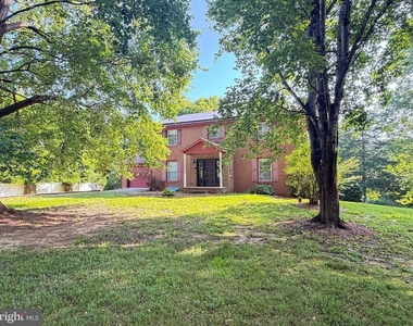 11 Hickory Lane - Photo Thumbnail 15