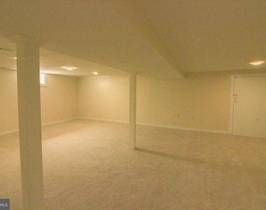 11 Hickory Lane - Photo Thumbnail 8