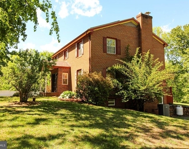 11 Hickory Lane - Photo Thumbnail 13