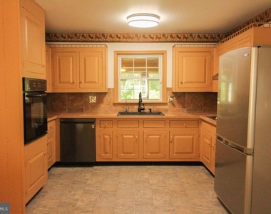 11 Hickory Lane - Photo Thumbnail 2