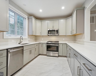 1553 Rivertown Place - Photo Thumbnail 5