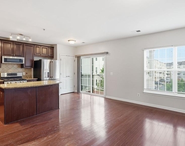 15360 Kensington Park Drive - Photo Thumbnail 12