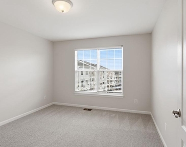 15360 Kensington Park Drive - Photo Thumbnail 19