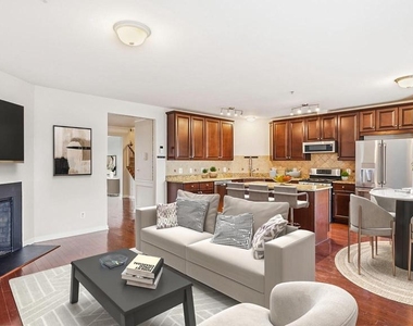 15360 Kensington Park Drive - Photo Thumbnail 4