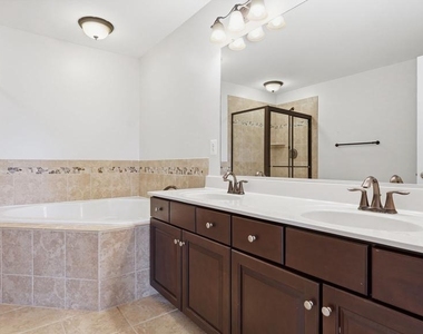 15360 Kensington Park Drive - Photo Thumbnail 23