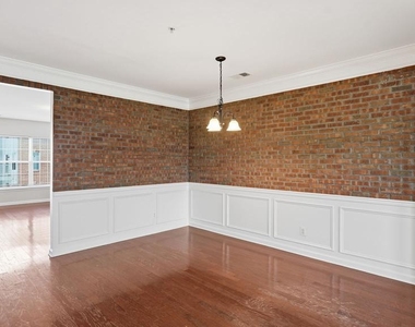 15360 Kensington Park Drive - Photo Thumbnail 14