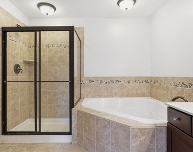 15360 Kensington Park Drive - Photo Thumbnail 24