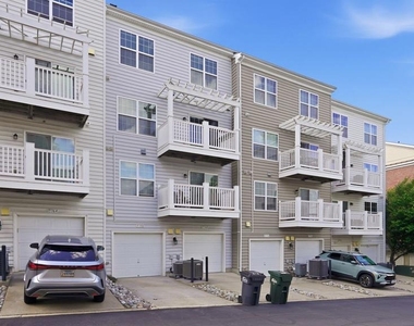 15360 Kensington Park Drive - Photo Thumbnail 27