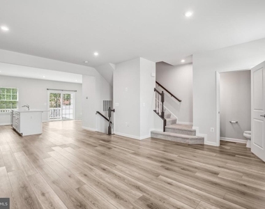 4502 Dale Creek Way - Photo Thumbnail 8