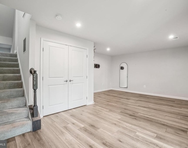 4502 Dale Creek Way - Photo Thumbnail 5