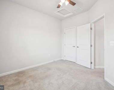 4502 Dale Creek Way - Photo Thumbnail 28