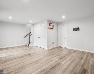 4502 Dale Creek Way - Photo Thumbnail 3