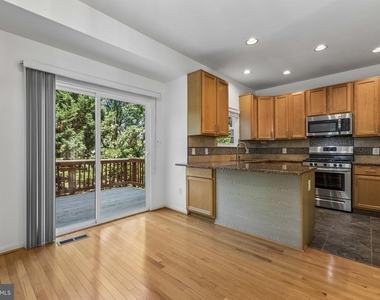 21957 Golden Spike Terrace - Photo Thumbnail 11