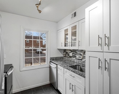 8330 Darlington Street - Photo Thumbnail 6
