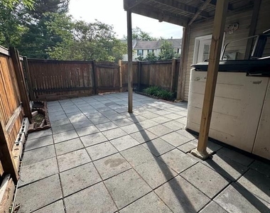 4002 Summer Hollow Court - Photo Thumbnail 31