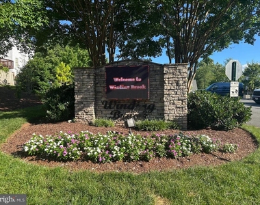 4002 Summer Hollow Court - Photo Thumbnail 37
