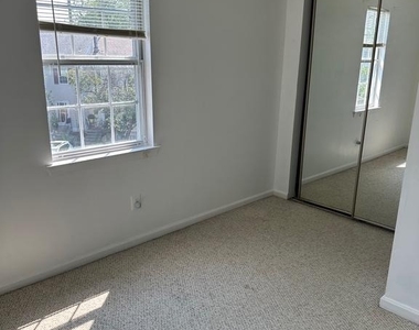 4002 Summer Hollow Court - Photo Thumbnail 24