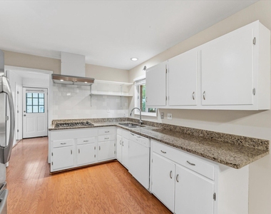 6210 Dana Avenue - Photo Thumbnail 14