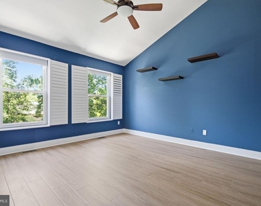 12087 Edgemere Circle - Photo Thumbnail 15