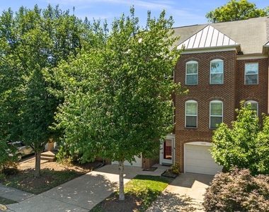 12087 Edgemere Circle - Photo Thumbnail 1