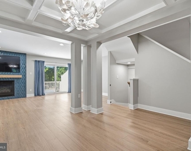 12087 Edgemere Circle - Photo Thumbnail 14