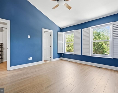 12087 Edgemere Circle - Photo Thumbnail 16