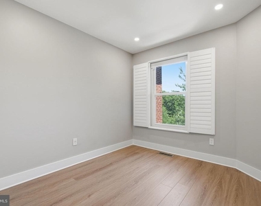 12087 Edgemere Circle - Photo Thumbnail 24