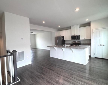 118 Twinleaf Way - Photo Thumbnail 2
