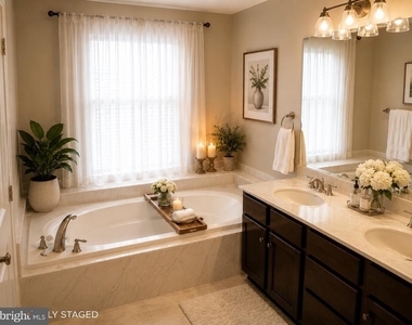 1303 Wilcox Avenue - Photo Thumbnail 6