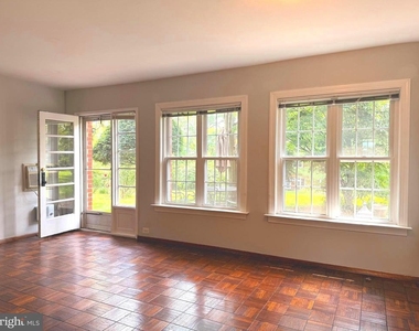 3211 Ravensworth Place - Photo Thumbnail 2