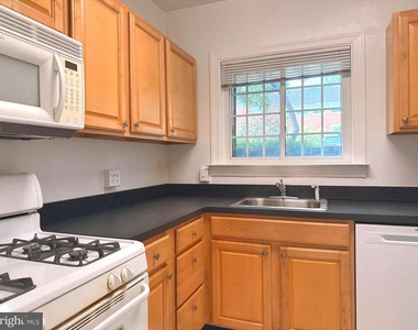 3211 Ravensworth Place - Photo Thumbnail 12