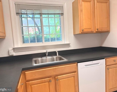 3211 Ravensworth Place - Photo Thumbnail 11