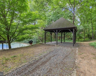 1024 Valley Drive - Photo Thumbnail 24