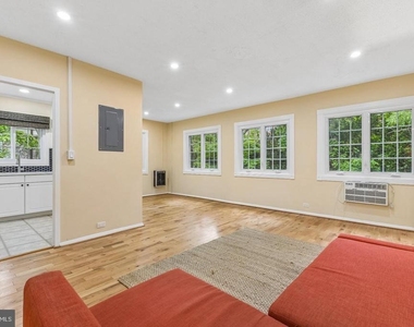 1024 Valley Drive - Photo Thumbnail 5