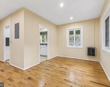 1024 Valley Drive - Photo Thumbnail 8