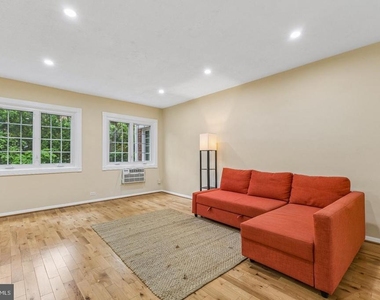 1024 Valley Drive - Photo Thumbnail 6