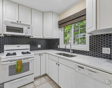 1024 Valley Drive - Photo Thumbnail 12