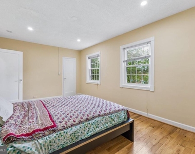 1024 Valley Drive - Photo Thumbnail 16