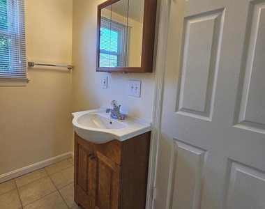 1119 Stuart Street - Photo Thumbnail 28
