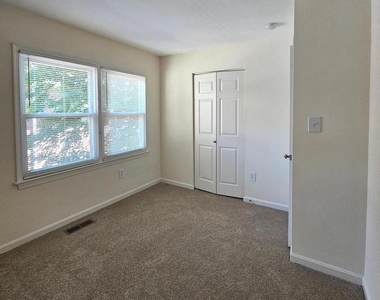 1119 Stuart Street - Photo Thumbnail 15