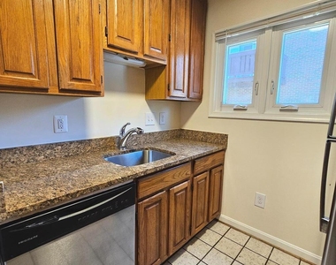1119 Stuart Street - Photo Thumbnail 7