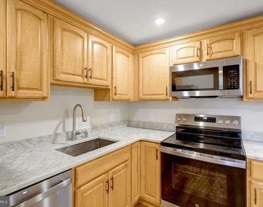 110 Wise St S - Photo Thumbnail 11