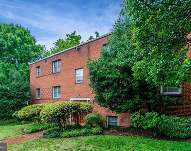 110 Wise St S - Photo Thumbnail 1