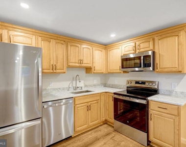 110 Wise St S - Photo Thumbnail 10